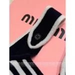 miumiu 2025SS Spring/Summer Collection 🖤 Letter Logo Sleeveless Vest - Color-Block Straps & 100% Imported Wool - Image 2