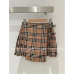 BURBERRY 25 Spring/Summer Collection 🤎 Heavyweight Pleated Mini Skirt - High-Waist Slimming A-Line Silhouette - Image 7