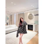 Dior 2025 Fall/Winter Collection 🆕 Jiangzhehu "Rich Girl" Private Style - Heavy 3D Embossed Zip-Up Off-Shoulder Sweater - Image 4