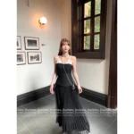 Chanel 2025S Spring/Summer Runway Collection 🖤 Corset Top with 3D Floral Appliqué - Black & White Color-Block Bustier (Slimming Silhouette) - Image 13