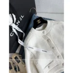 Chanel 2025A Early Spring Collection 🌸 Runway Chunky Knit Cardigan - Cropped Cream Cable Knit w/ Pockets - Image 13