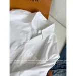 Louis Vuitton 2025SS Spring/Summer Collection 🔍 Women's Embroidered Pocket Short Shirt - Cropped White Blouse - Image 3