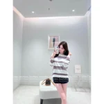 Louis Vuitton 2025SS Early Fall Collection 🆕 Striped Wool Blend Dress - Round Neck Pullover w/ Leather Sleeves & Logo - Image 15