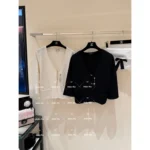 Chanel "👸 Snow White's Cape" 2025P Spring/Summer Collection - Cashmere Jacquard 3/4 Sleeve Capelet w/ Crystal Flower Brooch - Image 5
