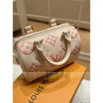 Louis Vuitton Classic Versatile "Rich Girl Must-Have"❗️ New Speedy 20 Handbag/Bowling Bag - Crossbody Shoulder Bag for Women - Image 14