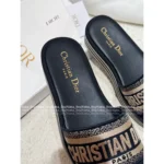 Dior 2025 Spring/Summer Collection ⭐️ Heavyweight Embroidery Platform Slides - Leather Upper w/ Jacquard Logo & Chunky Sole - Image 5