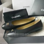 Chanel ©️𝘃𝗶𝗻𝘁𝗮𝗴𝗲 Series 🖤 Vintage Ballet Flats - Round Toe w/ Metal Logo Buckle 🩰 - Image 9