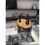 Chanel 2025A Haute Atelier Collection 🤎 Vintage Suede-Trimmed Bag - Shell Shape w/ Detachable Chain & Handle - Image 14