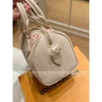 Louis Vuitton Classic Versatile "Rich Girl Must-Have"❗️ New Speedy 20 Handbag/Bowling Bag - Crossbody Shoulder Bag for Women - Image 13