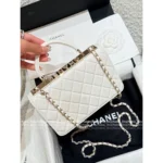 Chanel 2025S Sakura Pink Edition 🌸 Heavy Crystal-Embellished CC Handle Bag - Trendy Letter Logo w/ Detachable Chain ⛓️ - Image 8