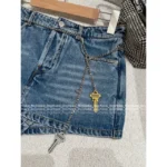 ALEXANDERWANG 2025SS Spring/Summer Collection 💙 High-Waist Denim Shorts - Slimming Fit with Metal Chain Key Belt 🔑 - Image 4