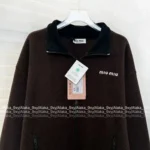 miumiu 2025SS Fall/Winter Collection 🐻 Unisex Zip-Up Fleece Hoodie - Brown Sherpa w/ Letter Logo & Oversized Fit - Image 8