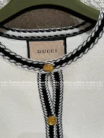 Gucci 2025 Early Spring Collection 🎓 Preppy Color-Block Cardigan - Metallic Button Pocket Logo Round Neck Knit - Image 3