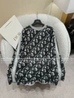 Dior 2025 Fall/Winter Collection 🆕 Jiangzhehu "Rich Girl" Private Style - Heavy 3D Embossed Zip-Up Off-Shoulder Sweater - Image 18