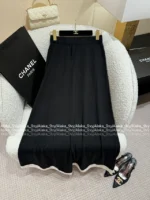 Chanel 25S Early Spring Collection 🔍 Terry Fabric Set - Black & White Color-Block Logo Pocket Vest & Maxi Skirt - Image 19