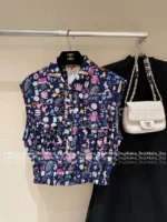 Chanel Unique Vintage Blouse 🌈 Colorful Print Sleeveless Shirt - Notch Collar w/ Letter Logo - Image 15