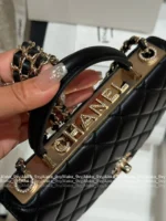 Chanel 2025S Sakura Pink Edition 🌸 Heavy Crystal-Embellished CC Handle Bag - Trendy Letter Logo w/ Detachable Chain ⛓️ - Image 24