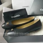 Chanel ©️𝘃𝗶𝗻𝘁𝗮𝗴𝗲 Series 🖤 Vintage Ballet Flats - Round Toe w/ Metal Logo Buckle 🩰 - Image 2
