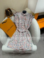 Louis Vuitton 2025SS Spring/Summer Collection 🌷 Colorful Clover Print Shirt Dress - Adjustable Belt & Signature Logo - Image 23