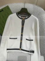 Gucci 2025 Early Spring Collection 🎓 Preppy Color-Block Cardigan - Metallic Button Pocket Logo Round Neck Knit - Image 20