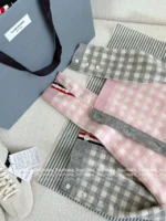 THOM BROWNE 2025SS Spring/Summer Collection 👧 Grey-Pink Plaid Knit Set - Round Neck Vest/Cardigan - Image 13
