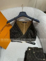 Louis Vuitton 2025 Spring/Summer Collection 🔍 Must-Have "Spicy Girl" Set ❕ Signature Print Logo Tank & High-Waist Straight-Leg Jeans - Image 9