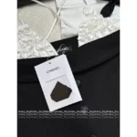 Chanel 2025S Spring/Summer Runway Collection 🖤 Corset Top with 3D Floral Appliqué - Black & White Color-Block Bustier (Slimming Silhouette) - Image 22