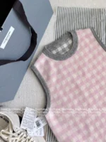 THOM BROWNE 2025SS Spring/Summer Collection 👧 Grey-Pink Plaid Knit Set - Round Neck Vest/Cardigan - Image 10