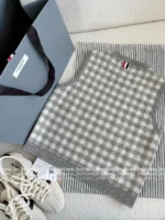 THOM BROWNE 2025SS Spring/Summer Collection 👧 Grey-Pink Plaid Knit Set - Round Neck Vest/Cardigan - Image 24