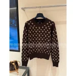 Louis Vuitton 2025 AW Collection 🐻 Embroidered Ingot Jacquard Logo Round Neck Cream-Brown Bear Pullover - 100% Imported Cashmere