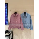 Prada 2025 Early Fall Collection 🎀 Embroidered Triangle Letter Logo Minimalist Style - Dusty Pink 🆚 Mist Blue Utility Jacket - Image 8