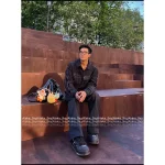 Louis Vuitton 2025 Autumn/Winter Collection 🆕 Heavyweight Crystal-Embellished Signature Logo Lapel Lightweight Quilted Jacket - Unisex - Image 2