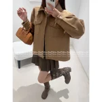 miumiu 2025 Early Fall/Winter Collection 🐻 Notched Collar Letter Logo Pocket Coat in 100% Imported Wool for Women - Image 8