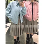 Prada 2025 Early Fall Collection 🎀 Embroidered Triangle Letter Logo Minimalist Style - Dusty Pink 🆚 Mist Blue Utility Jacket - Image 7
