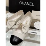 Chanel 2025 Fall/Winter Collection 🖤 Heavyweight Metal Chain ⛓️ Bow Accent Color-Block Round Toe Mary Jane Pumps for Women - Image 2