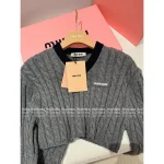 miumiu 2025 Early Fall Collection 💵 Cropped V-Neck Cable Knit Pullover Sweater for Women - 100% Wool - Image 7
