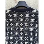 Louis Vuitton 2025 Early Fall Collection 🔍 V-Neck Color-Block Jacquard Fringe Letter Logo Wool Cardigan for Women - Image 10