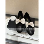 Chanel 2025 Fall/Winter Collection 🖤 Heavyweight Metal Chain ⛓️ Bow Accent Color-Block Round Toe Mary Jane Pumps for Women - Image 7