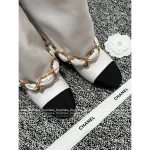 Chanel 2025 Fall/Winter Must-Have Combat Boots ❕ 100% Genuine Leather Wide-Cuff Metal Chain ⛓️👢 Leg-Lengthening Boots - Instantly Create the Illusion of Longer Legs! - Image 20
