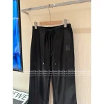 Loewe 2025 Early Fall Collection 🔍 Must-Have for Cool Girls! Vegan Leather PU Black Leather Jacket / Casual Leather Pants - Image 5
