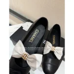 Chanel 2025 Fall/Winter Collection 🖤 Heavyweight Metal Chain ⛓️ Bow Accent Color-Block Round Toe Mary Jane Pumps for Women - Image 15