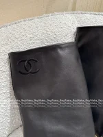 Chanel 2025 Fall/Winter Must-Have Combat Boots ❕ 100% Genuine Leather Wide-Cuff Metal Chain ⛓️👢 Leg-Lengthening Boots - Instantly Create the Illusion of Longer Legs! - Image 30