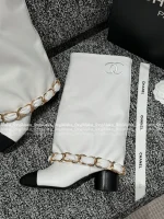 Chanel 2025 Fall/Winter Must-Have Combat Boots ❕ 100% Genuine Leather Wide-Cuff Metal Chain ⛓️👢 Leg-Lengthening Boots - Instantly Create the Illusion of Longer Legs! - Image 28