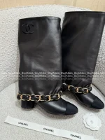 Chanel 2025 Fall/Winter Must-Have Combat Boots ❕ 100% Genuine Leather Wide-Cuff Metal Chain ⛓️👢 Leg-Lengthening Boots - Instantly Create the Illusion of Longer Legs! - Image 25