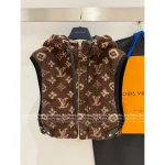 Louis Vuitton 2025 Early Fall/Winter Collection 🔍 Hooded Sleeveless Polar Fleece Granular Print Logo Quilted Vest for Women - Image 11