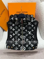 Louis Vuitton 2025 Early Fall/Winter Collection 🔍 Hooded Sleeveless Polar Fleece Granular Print Logo Quilted Vest for Women - Image 22