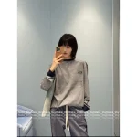 miumiu 2025 Early Fall Collection Round Neck Pocket Striped Logo 100% Cotton Base Layer Long Sleeve - Image 2