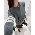 THOM BROWNE 2025 Fall/Winter Collection 🦢 Goose Emblem Pullover Wool Sweater Classic Four-Bar Cuff in Gray Tones - Image 8