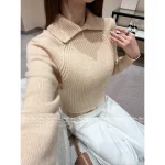 MONCLER 2025 Early Fall/Winter Collection ☑️ Lapel Embroidered Badge Logo Cashmere Knit Sweater for Women - Image 9