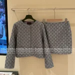Gucci 2025 Fall/Winter Collection 🩶 All-Over 3D Jacquard Logo Crystal Embroidery Gray Tone Blazer / Midi Skirt